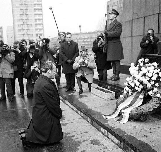 willy_brandt_pomnik_pap550.jpeg