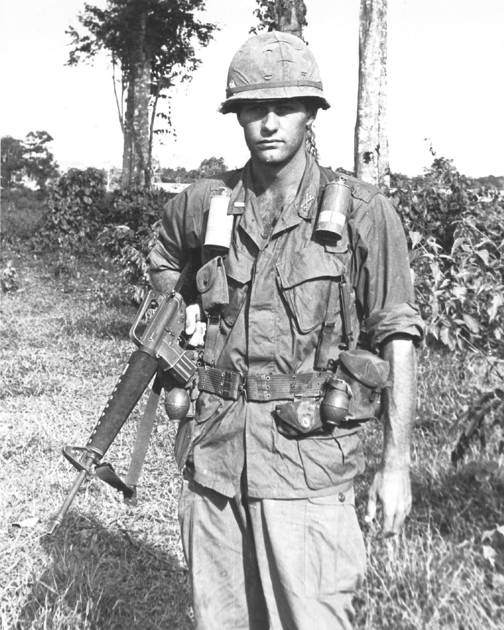 US_Infantry_M16_Vietnam.jpg