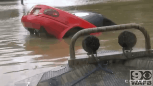 물에 빠진 자동차.gif | 인스티즈