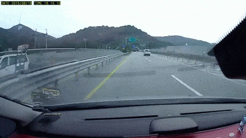 HYDEK6Y.gif